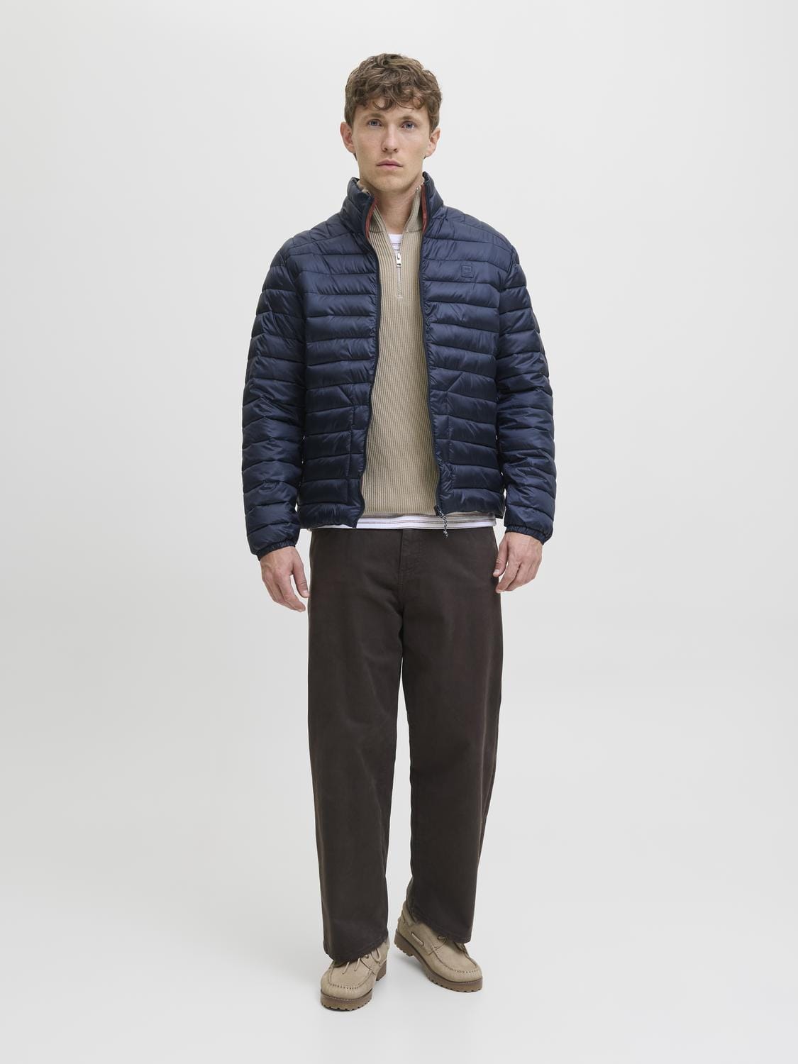 model_shot-front_full